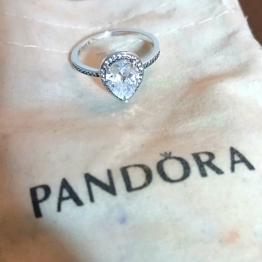 Pandora Sparkling Teardrop Halo Ring